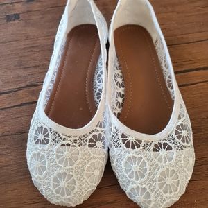 Lace flats